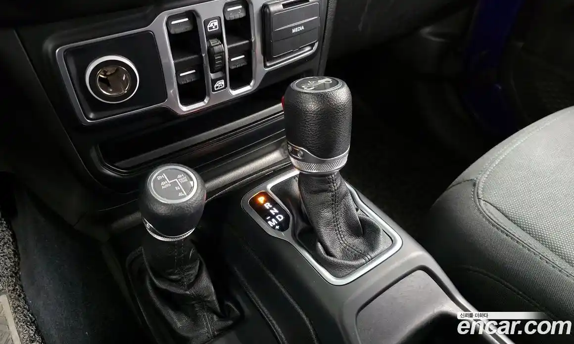 Jeep Wrangler 2018 2.0 гидро в Москве № 2061605, фото 9