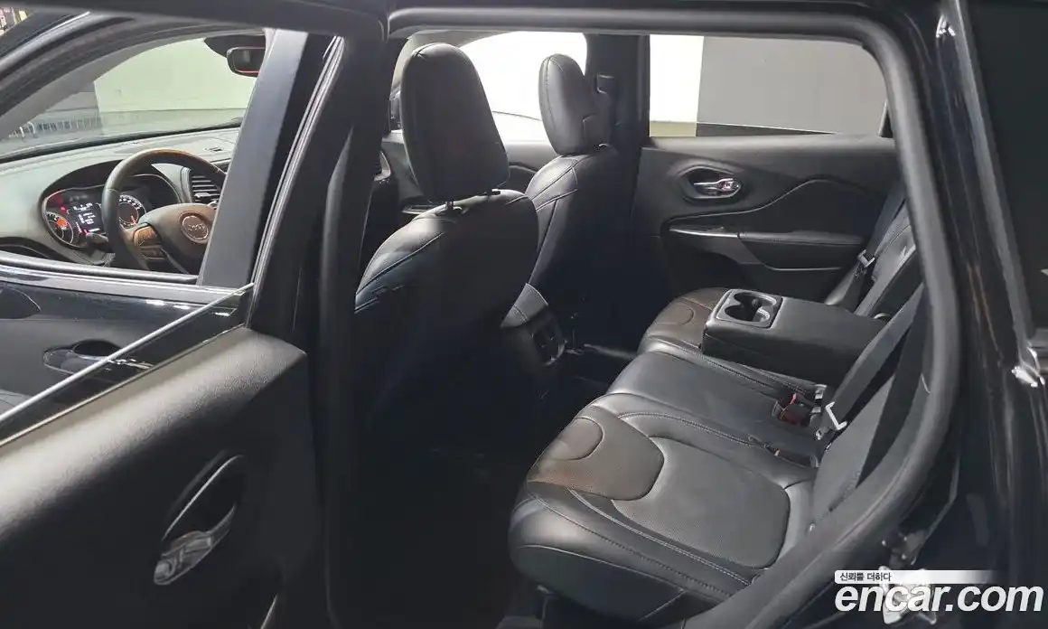 Jeep Cherokee 2019 2.4 гидро в Москве № 2061681, фото 11