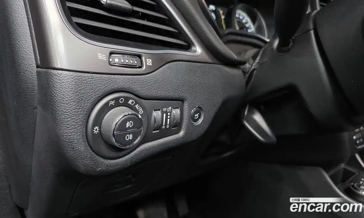 Jeep Cherokee 2019 2.4 гидро в Москве № 2061681, фото 15