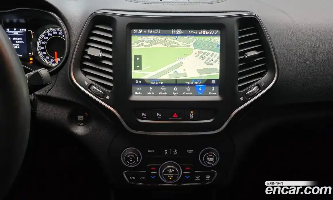 Jeep Cherokee 2019 2.4 гидро в Москве № 2061681, фото 19