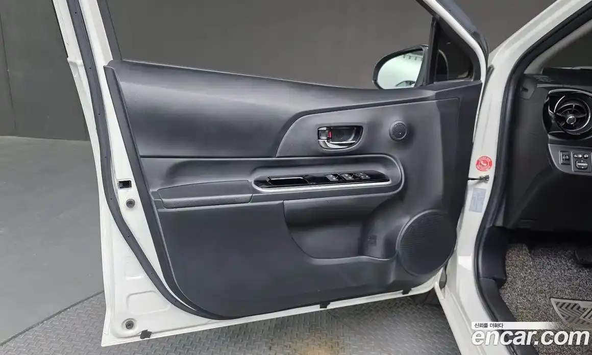 Toyota Prius 2019 1.5 гидро в Москве № 2062020, фото 14