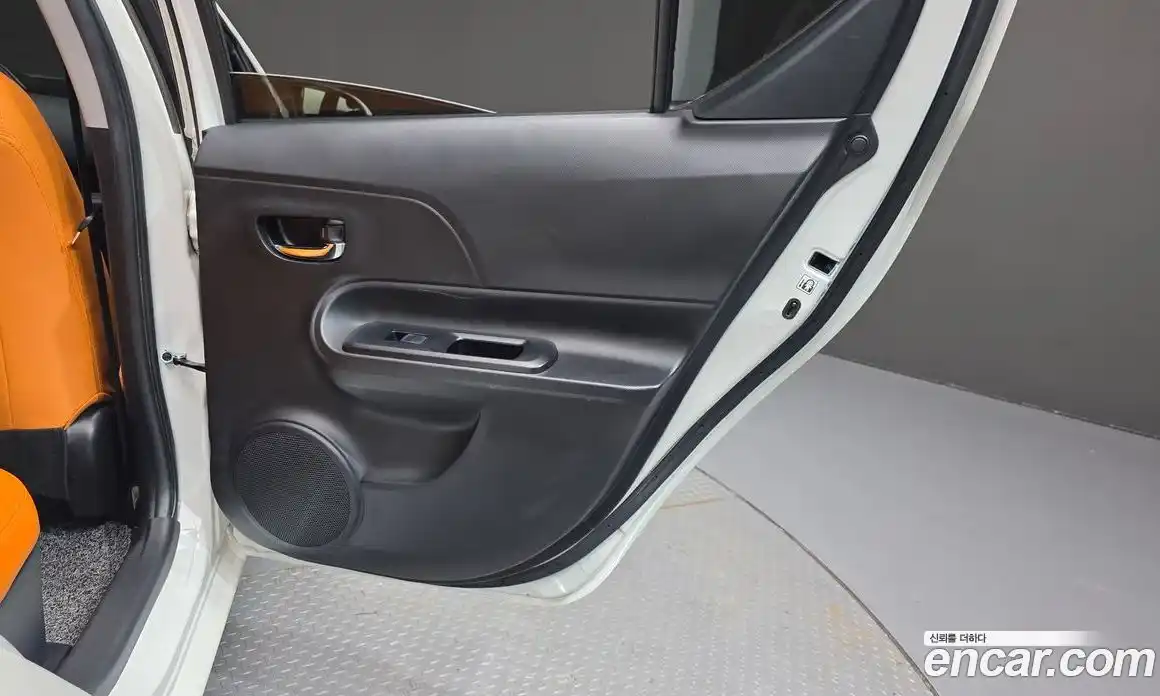 Toyota Prius 2019 1.5 гидро в Москве № 2062020, фото 15