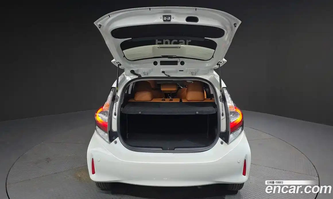 Toyota Prius 2019 1.5 гидро в Москве № 2062020, фото 25
