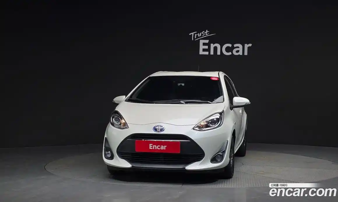 Toyota Prius 2019 1.5 гидро в Москве № 2062020, фото 3