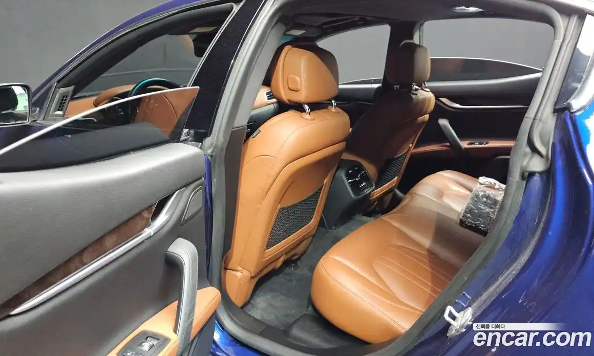 Maserati Ghibli 2016 3.0 гидро, фото 11