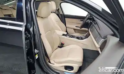 Jaguar XF 2018 2.0 гидро в Москве № 2064683, миниатюра 12