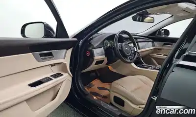 Jaguar XF 2018 2.0 гидро в Москве № 2064683, миниатюра 10
