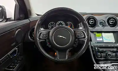 Jaguar XJ 2016 3.0 гидро в Москве № 2064717, миниатюра 12