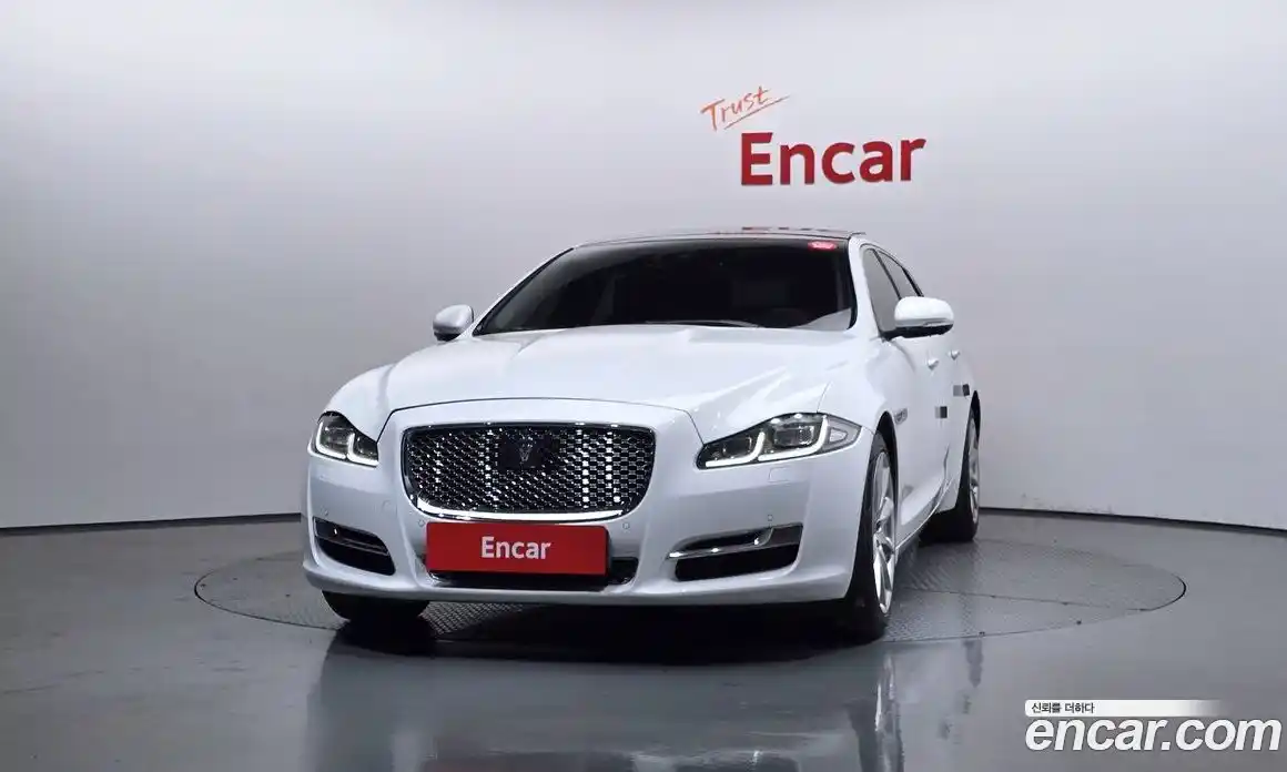 Jaguar XJ 2016 3.0 гидро в Москве № 2064717, фото 3