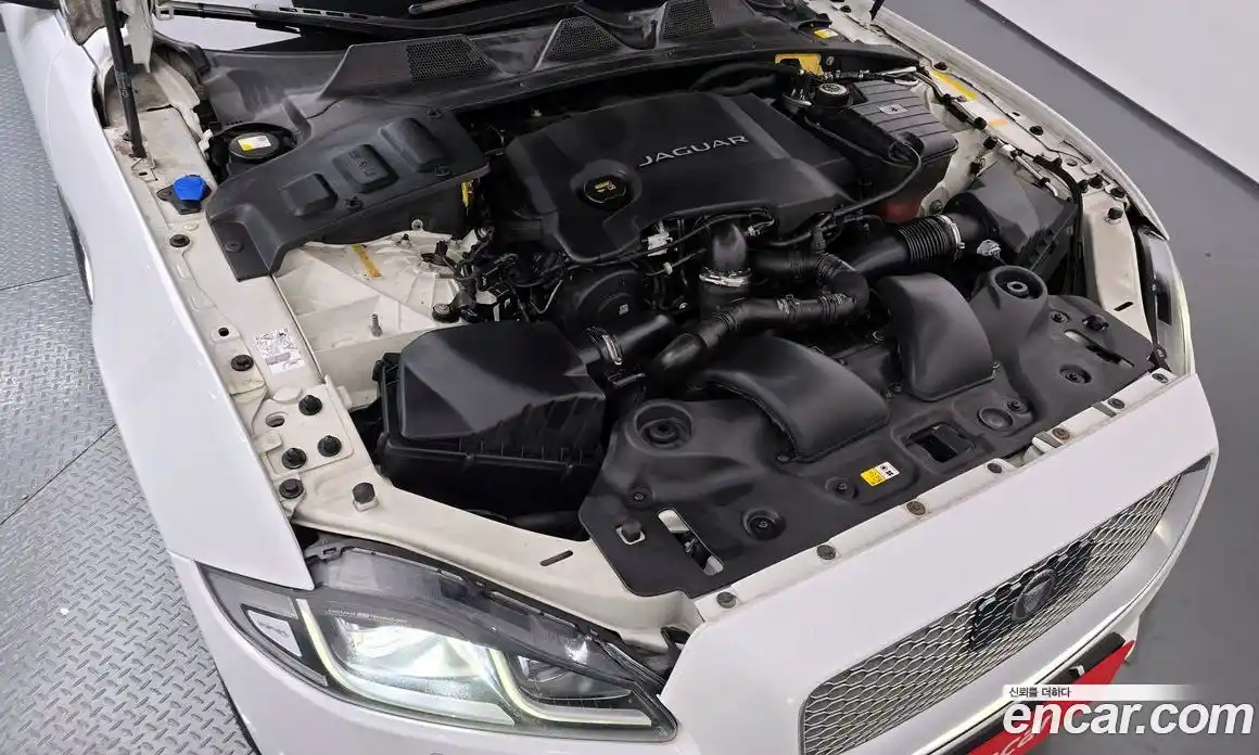 Jaguar XJ 2016 3.0 гидро в Москве № 2064717, фото 6