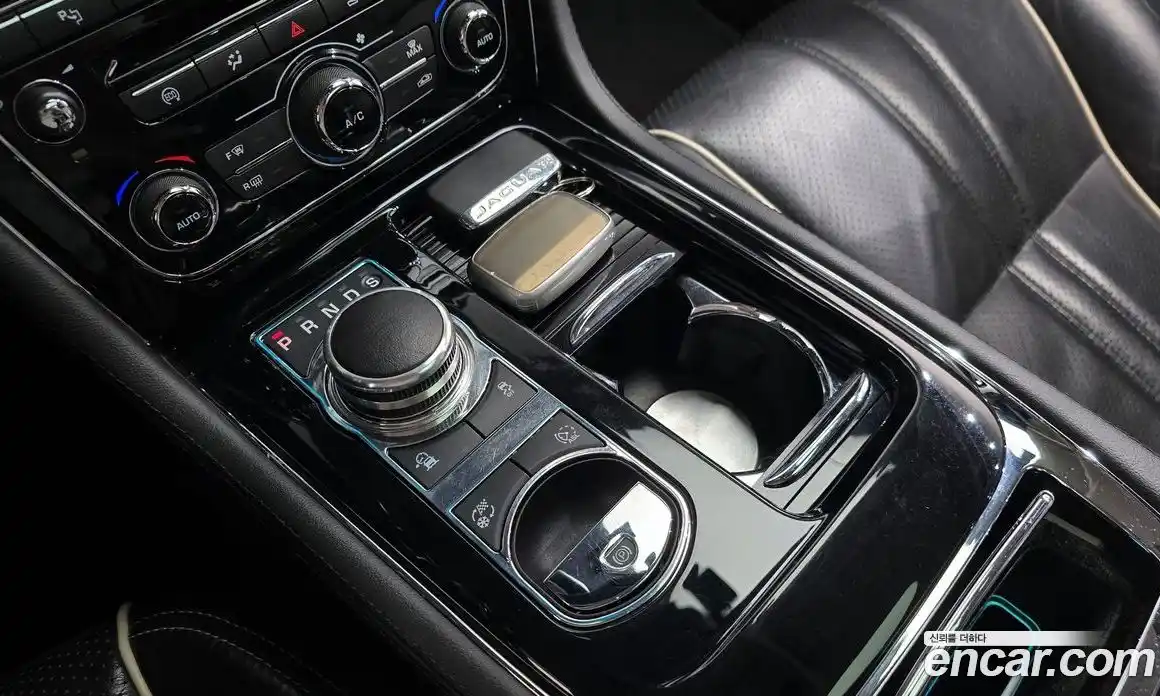 Jaguar XJ 2016 3.0 гидро в Москве № 2064717, фото 9