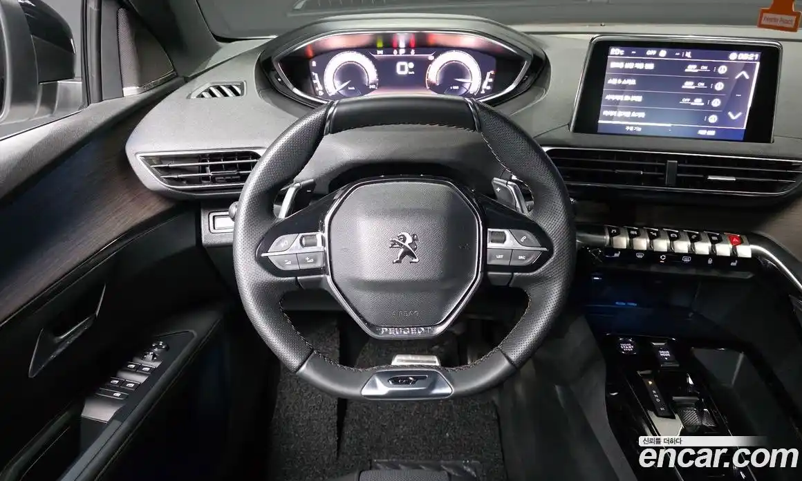 Peugeot 5008 2024 1.2 гидро в Москве, фото 13