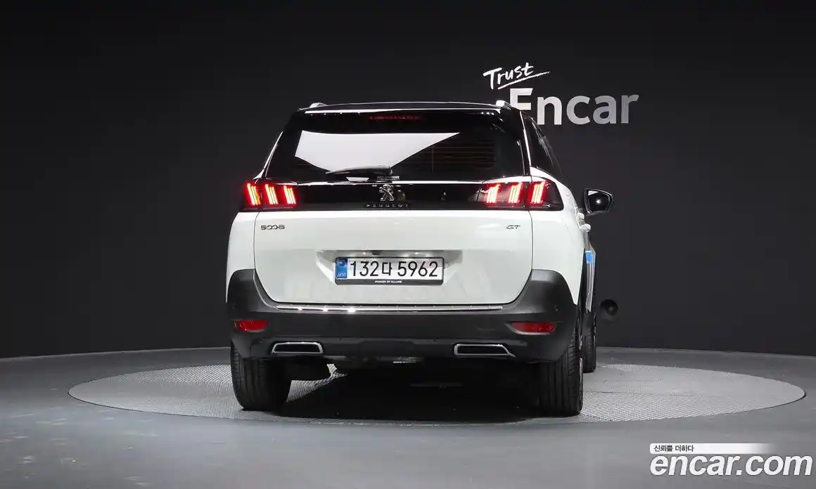 Peugeot 5008 2024 1.2 гидро в Москве, фото 4