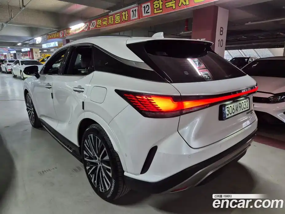 Lexus RX 2024 2.5 вариатор в Москве № 214803, фото 4