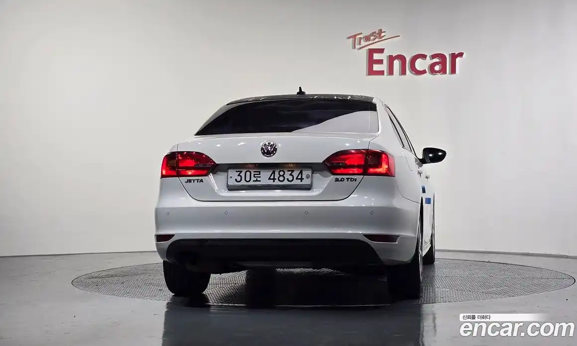 Volkswagen Jetta 2013 2.0 гидро в Москве № 215214, фото 4