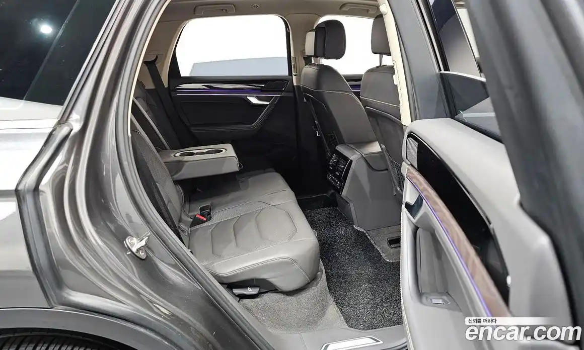 Volkswagen Touareg 2023 3.0 гидро в Москве № 215260, фото 12
