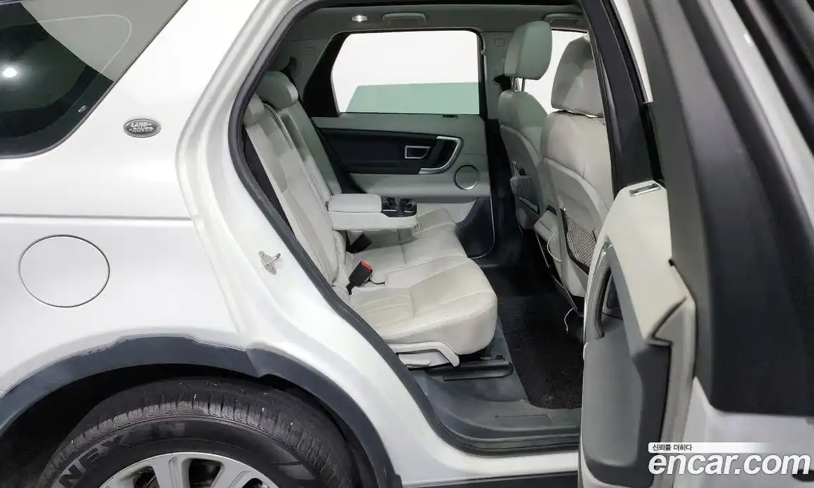 Land Rover Discovery Sport 2016 2.0 гидро в Москве № 166451, фото 12