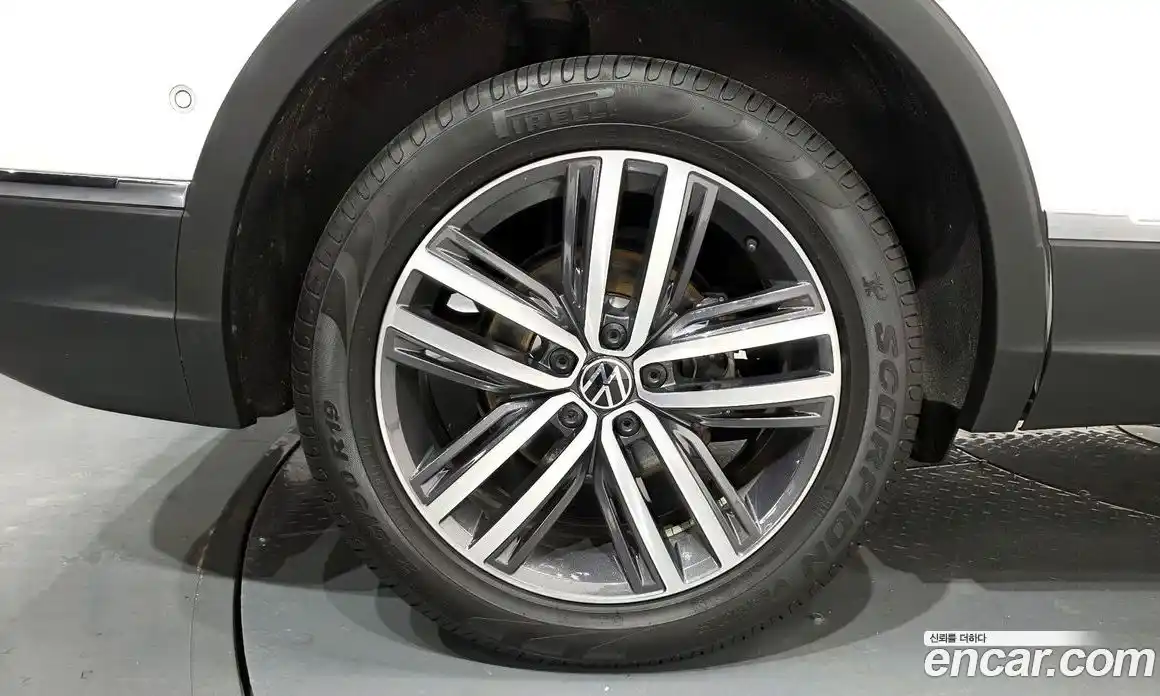 Volkswagen Tiguan 2024 2.0 гидро в Москве № 168445, фото 5