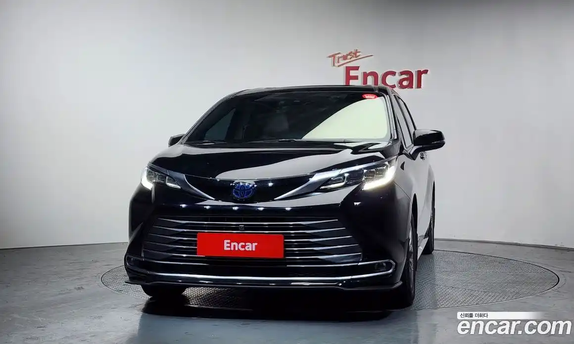 Toyota Sienna 2021 2.5 гидро в Москве № 170289, фото 3