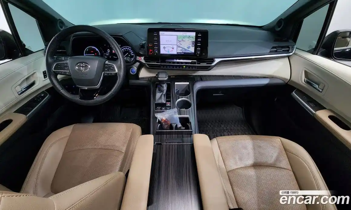 Toyota Sienna 2021 2.5 гидро в Москве № 170289, фото 7