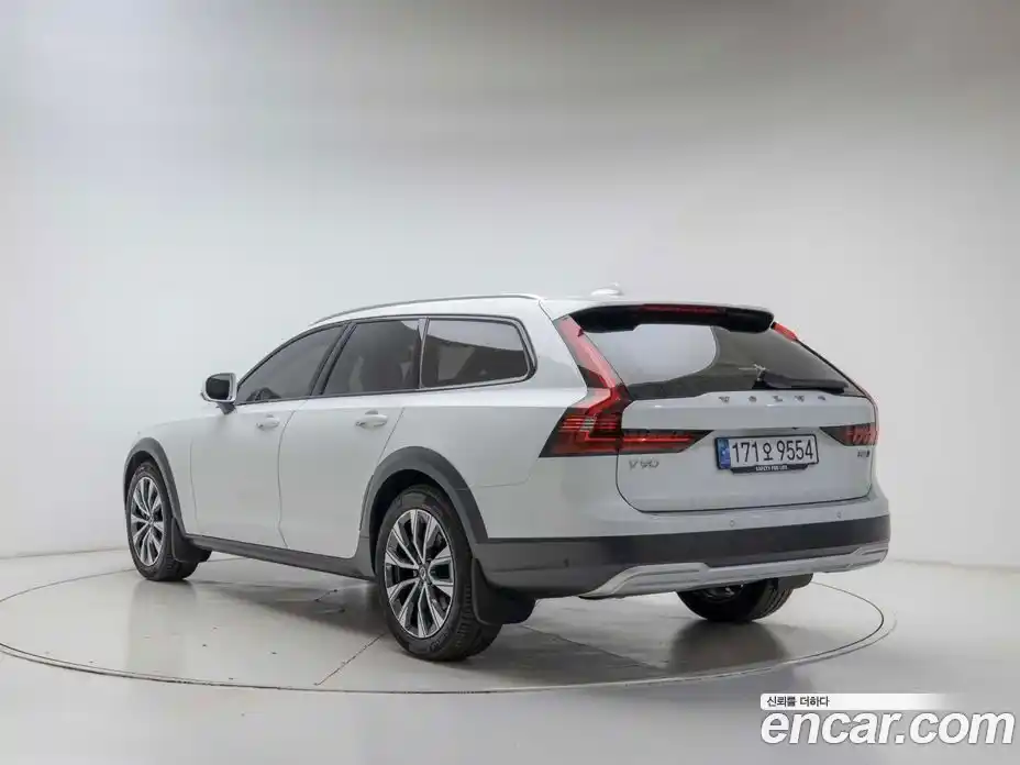 Volvo V90 2025 2.0 гидро в Москве № 1981707, фото 4