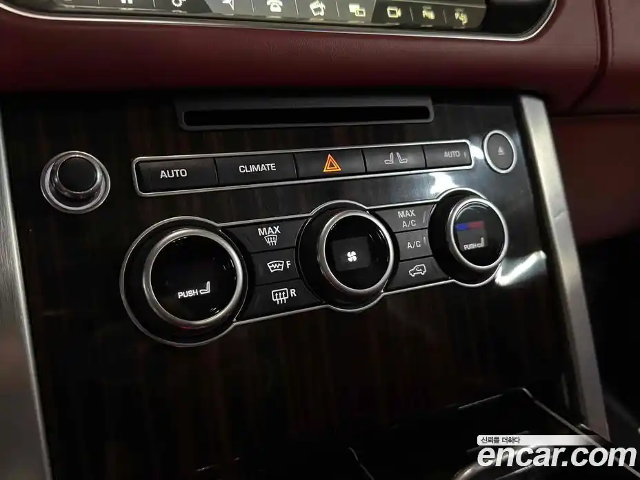 Land Rover Range-Rover 2017 4.4 гидро в Москве № 198236, фото 16