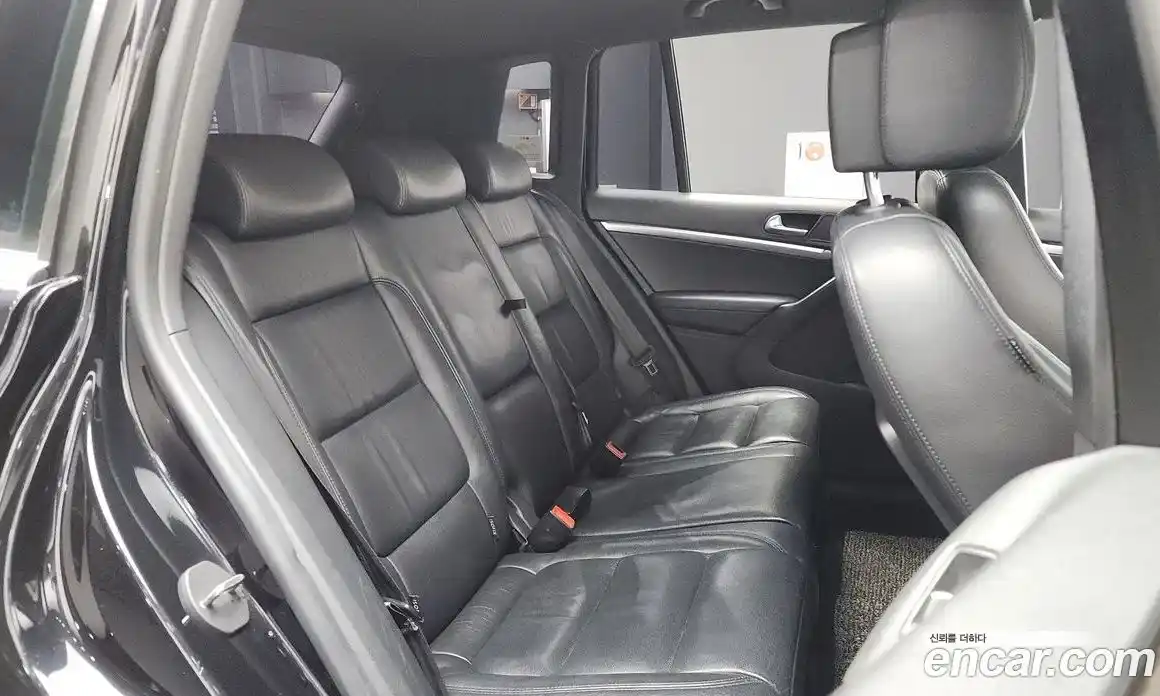 Volkswagen Tiguan 2015 2.0 гидро в Москве № 204427, фото 12