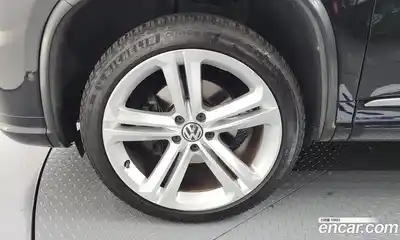 Volkswagen Tiguan 2015 2.0 гидро в Москве № 204427, миниатюра 5