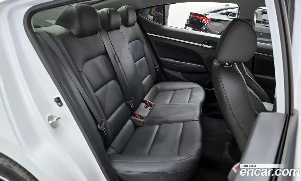Hyundai Avante 2019 1.6 гидро в Москве № 2050119, фото 17