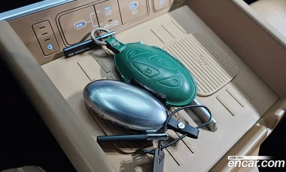 Hyundai Santa Fe 2023 2.5 гидро в Москве № 2050159, фото 23