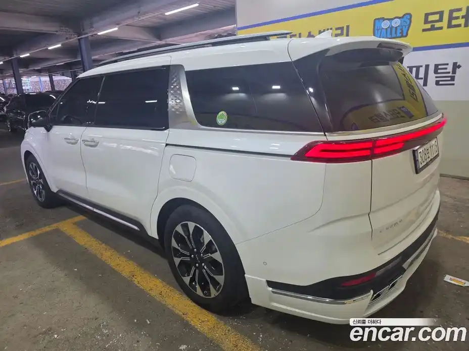 Kia Canival 2023 3.5 гидро в Москве № 2051067, фото 8