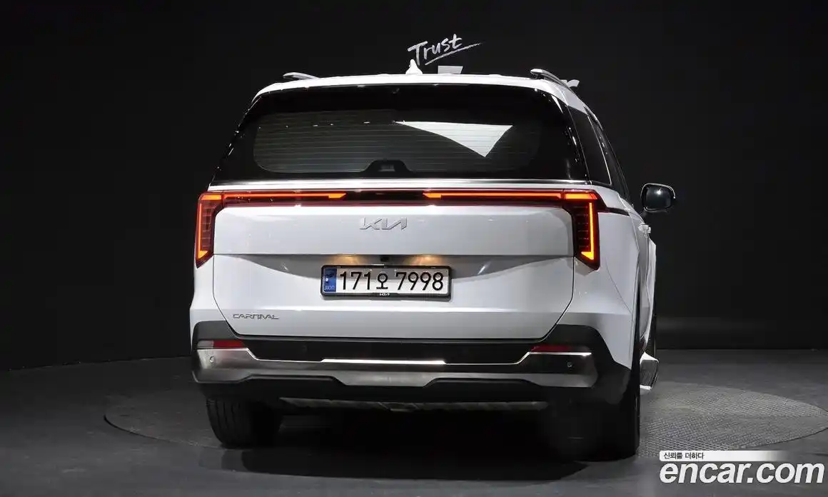 Kia Canival 2024 3.5 гидро в Москве № 2051225, фото 3