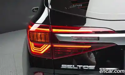 Kia Seltos 2021 1.6 гидро в Москве № 2051262, миниатюра 9