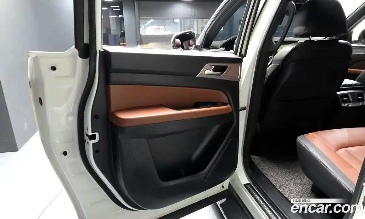 SsangYong Rexton 2018 2.2 гидро в Москве № 2052071, фото 15