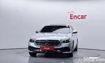 Mercedes-Benz E-Class 2022 2.0 гидро в Москве № 2052576, миниатюра 3