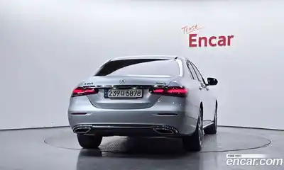 Mercedes-Benz E-Class 2022 2.0 гидро в Москве № 2052576, миниатюра 4