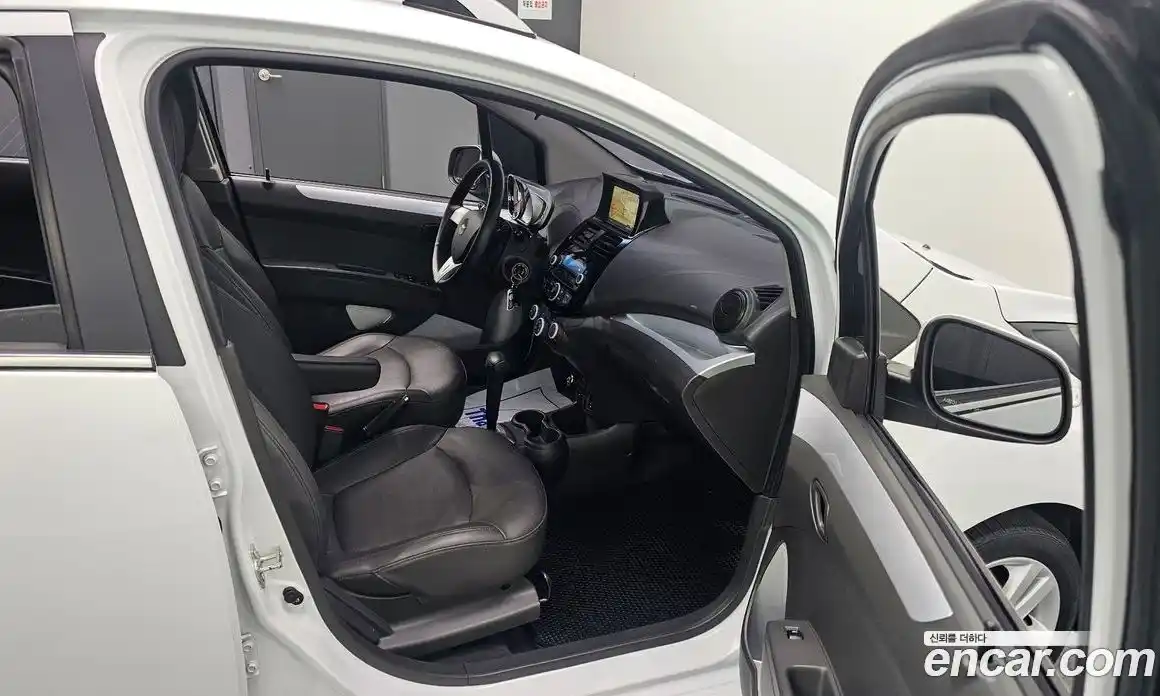 Chevrolet Spark 2013 1.0 гидро в Москве № 2053090, фото 16