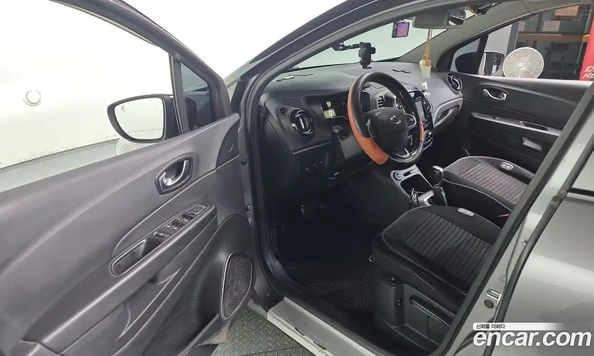 Renault QM3 2019 1.5 гидро в Москве № 2054184, фото 10