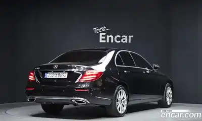 Mercedes-Benz E-Class 2019 2.0 гидро в Москве № 2054597, миниатюра 2