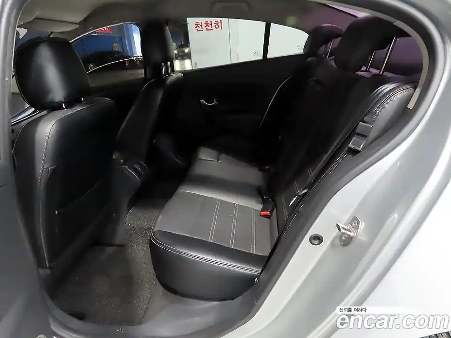 Renault SM3 2015 1.6 гидро в Москве № 2054899, фото 13