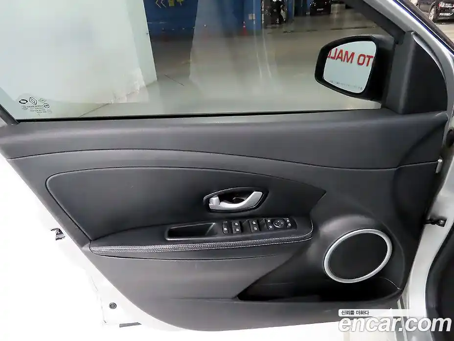 Renault SM3 2015 1.6 гидро в Москве № 2054899, фото 14