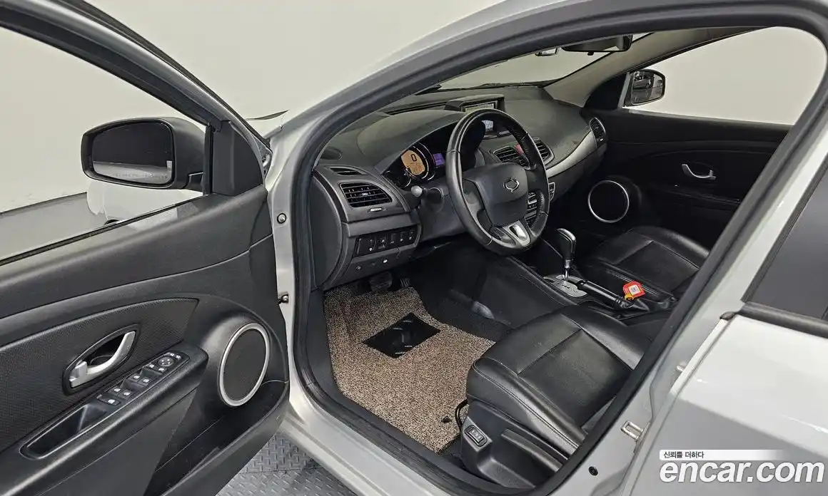 Renault SM3 2017 гидро в Москве № 2055520, фото 10
