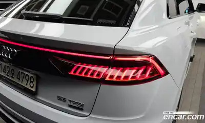Audi Q8 2021 3.0 гидро в Москве № 2057377, миниатюра 9