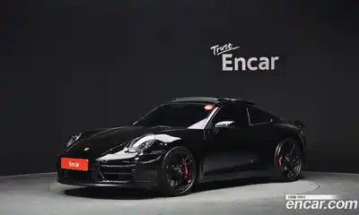 Porsche 911 Carrera 4 GTS