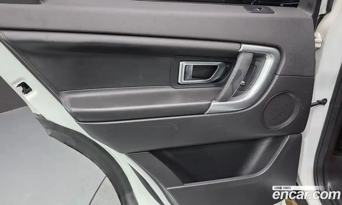 Land Rover Discovery Sport 2017 2.0 гидро в Москве № 2058944, фото 15