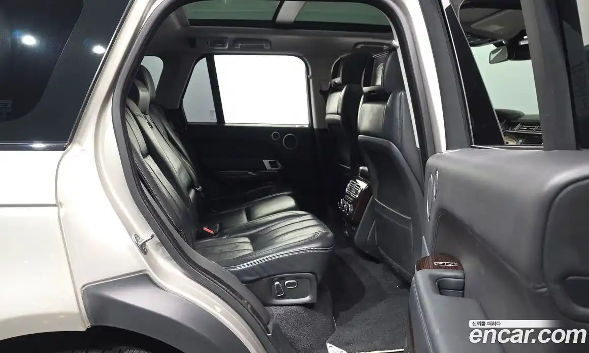 Land Rover Range-Rover 2015 5.0 гидро в Москве № 2058989, фото 12