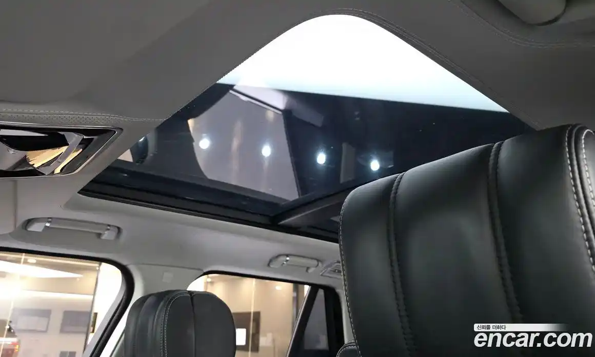 Land Rover Range-Rover 2015 5.0 гидро в Москве № 2058989, фото 19
