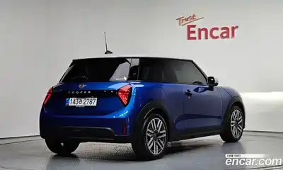 Mini Cooper 2025 2.0 гидро в Москве № 2059190, миниатюра 2