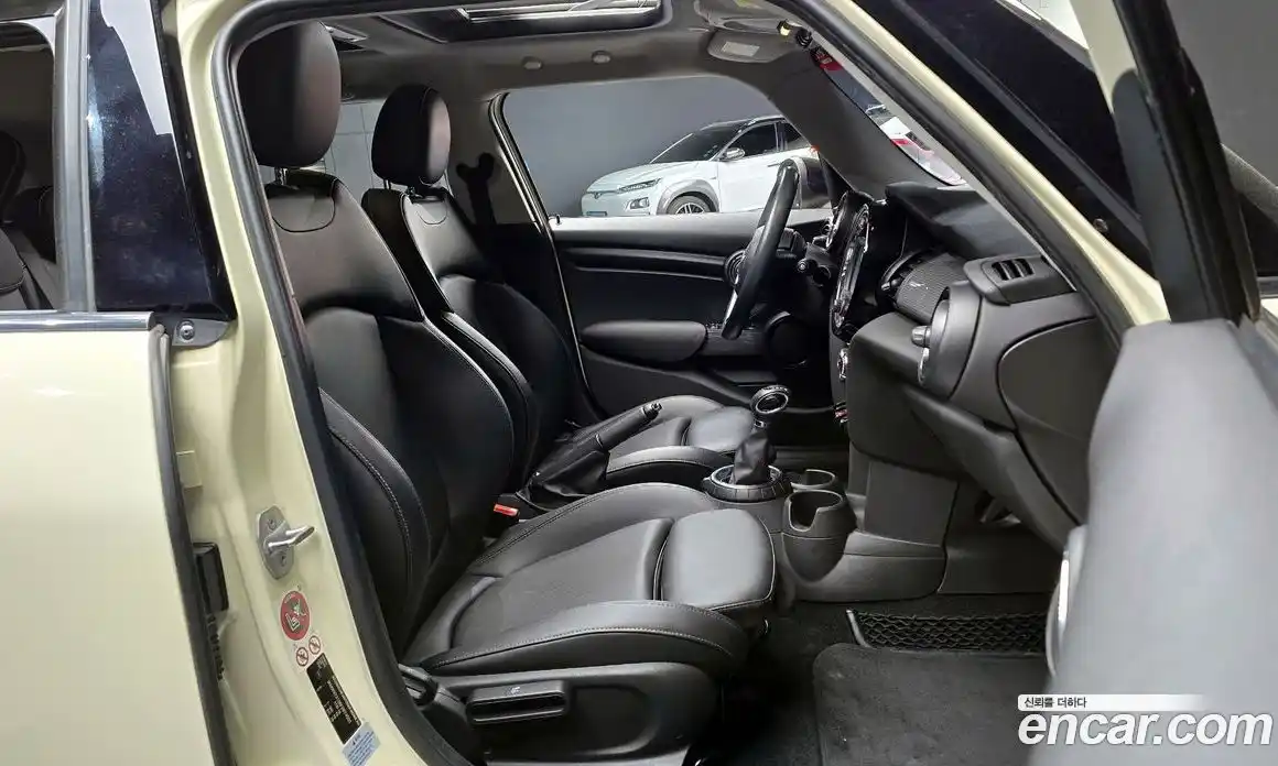 Mini Cooper 2015 1.5 гидро в Москве № 2059608, фото 11
