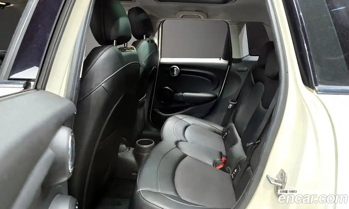 Mini Cooper 2015 1.5 гидро в Москве № 2059608, фото 12